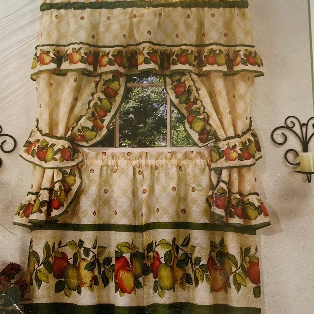 🆕 Apple orchard cottage set curtains w/bonus 3 piece matching kitchen set